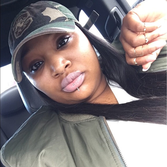 Profile Picture of Diamond Clay (@dclay24) on Poshmark