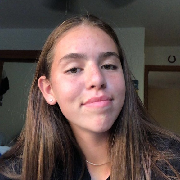 Profile Picture of Riley Cabot (@rileyc_07) on Poshmark