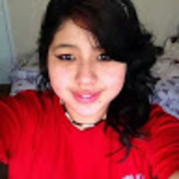 Profile Picture of Jamileth Lopez (@jamilethlopez) on Poshmark