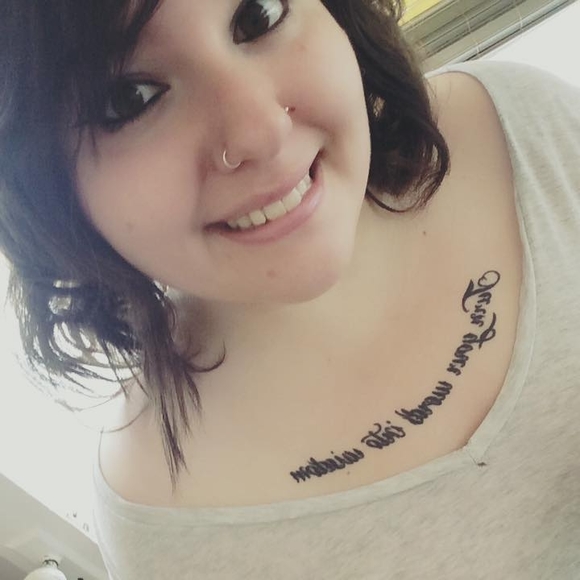 Profile Picture of Amanda Maree (@amandaxmaree92) on Poshmark