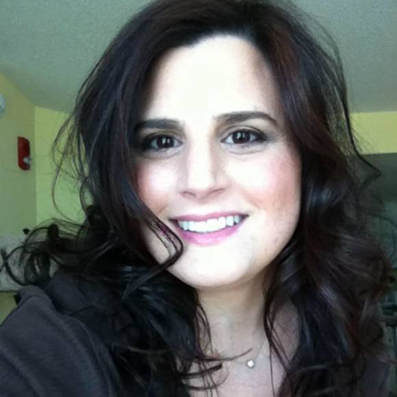 Profile Picture of Denise Bonomolo (@denisebonn) on Poshmark