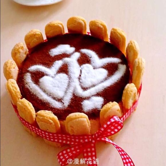 Profile Picture of Winnie Huang (@wikihuang) on Poshmark