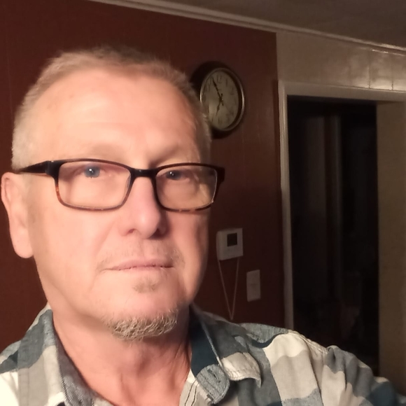 Profile Picture of Jeff Welch (@jeffwelchsofie) on Poshmark