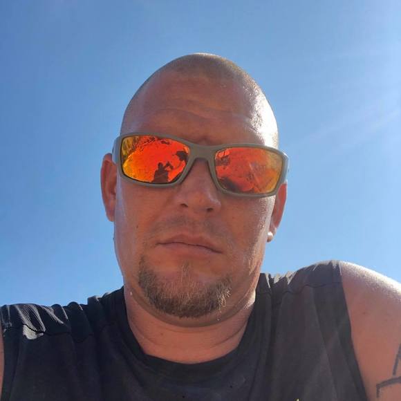 Profile Picture of Bobby Tassin (@bobbytassin) on Poshmark