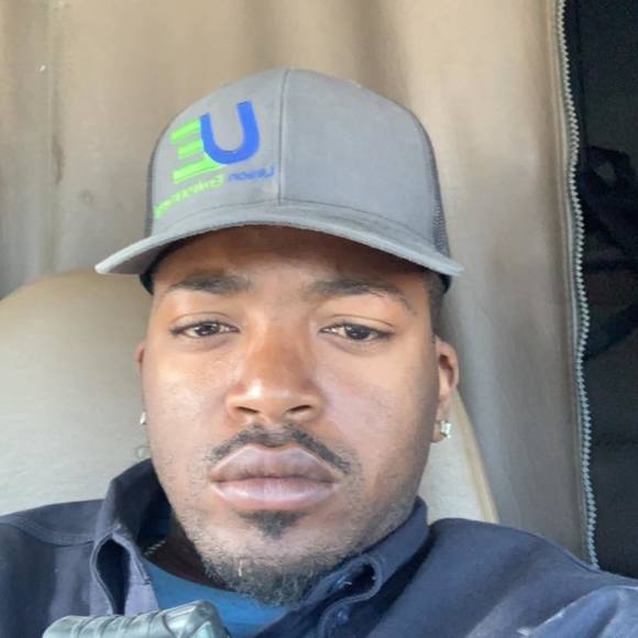 Profile Picture of Karlandus Kilbert (@karlandusk) on Poshmark