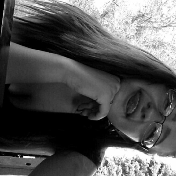 Profile Picture of Celest Grant (@celestgrant) on Poshmark