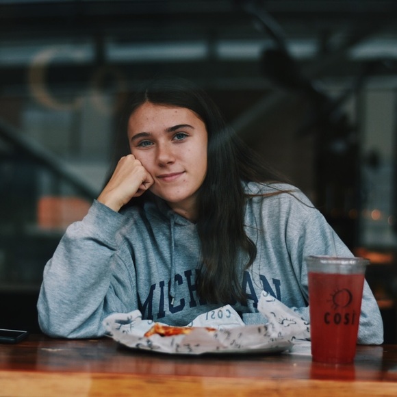 Profile Picture of Casey Devine (@caseydevi) on Poshmark