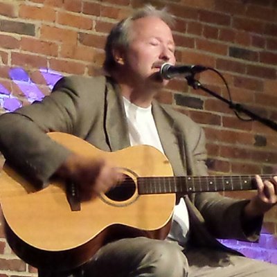 Profile Picture of Gene Schmidt (@CWNNashville) on Twitter