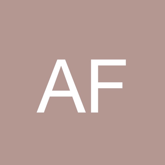 Profile Picture of Alena Fedosova (@lfedo) on Poshmark