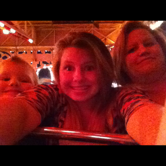 Profile Picture of Wendy Hughson (@izzieb2009) on Poshmark