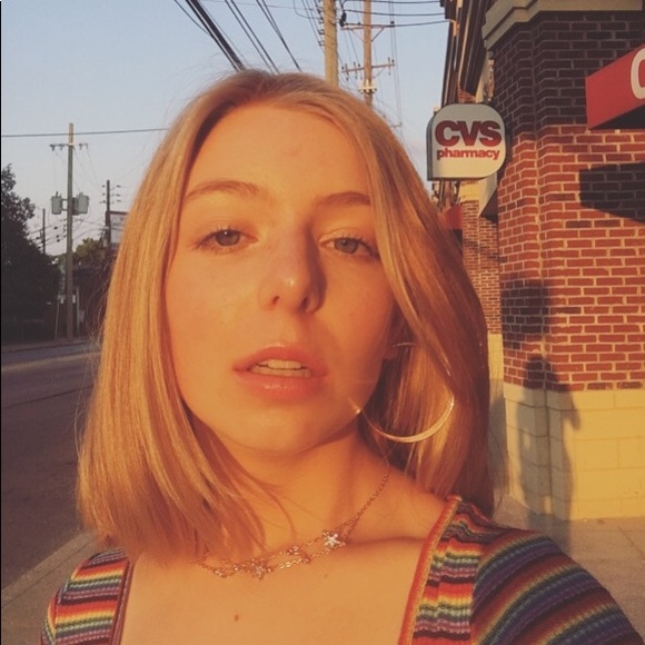Profile Picture of Catarina Biek (@catarinabiek) on Poshmark