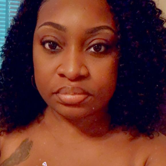 Profile Picture of Jelita Chaffin (@jelita_chaffin) on Poshmark