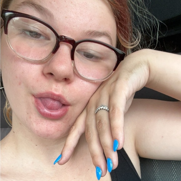 Alexis Leidy - Poshmark Profile Picture of Alexis Leidy (@alexis_leidy) on Poshmark