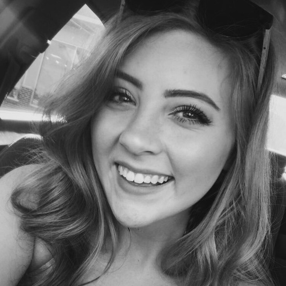 Profile Picture of Avery Stoneman (@avery_stoneman) on Poshmark