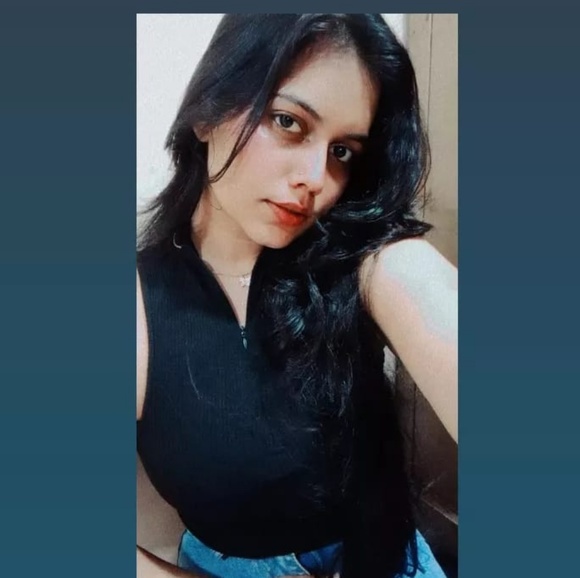 Profile Picture of Anshika Pandey (@anshika_p) on Poshmark