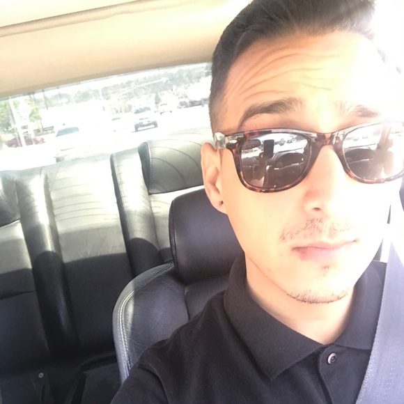 Profile Picture of Ernesto Arroyo (@neto65r) on Poshmark