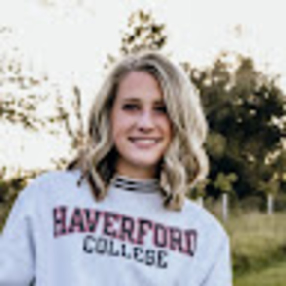 Profile Picture of Carly Priest (@carly_priest) on Poshmark