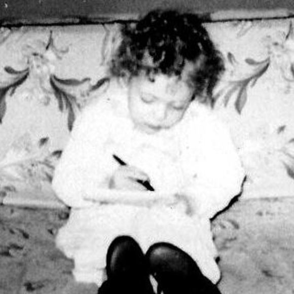 Profile Picture of Catherine Chandler (@cassiecadome) on Poshmark