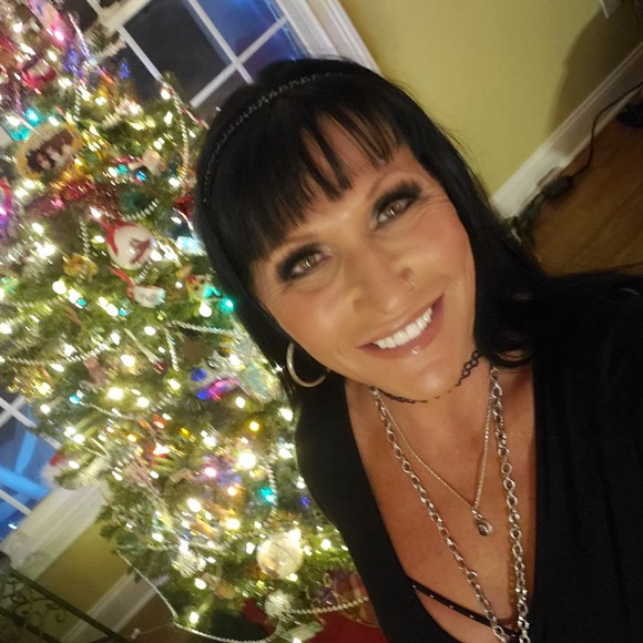 Profile Picture of Lisa Haynes (@luckymimi2021) on Poshmark