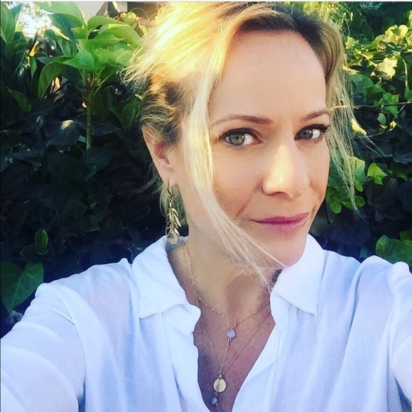 M Kerepesi - Poshmark Profile Picture of M Kerepesi (@faretheewell1) on Poshmark