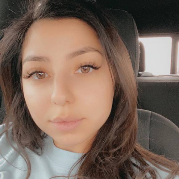 Profile Picture of Alia Srour (@alia_srour) on Poshmark