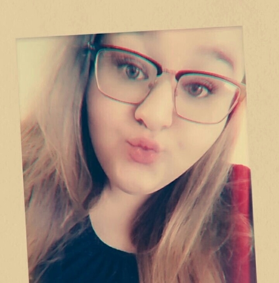 Courtney Olds - Poshmark Profile Picture of Courtney Olds (@courtney96olds) on Poshmark