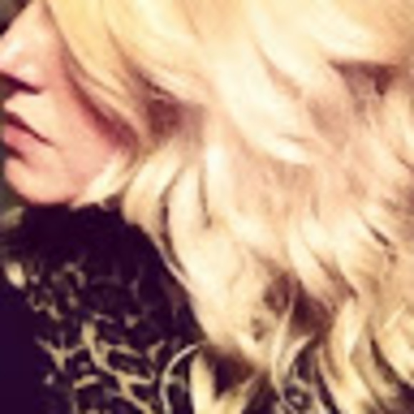 Sarah Hanzel - Poshmark Profile Picture of Sarah Hanzel (@sarahhanz80) on Poshmark