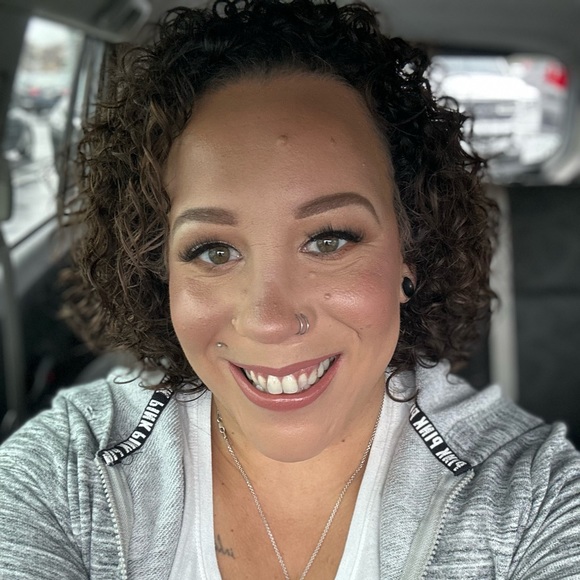 Profile Picture of Phallen Heinrich (@phallenheinrich) on Poshmark