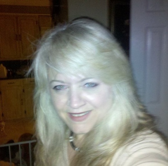 Profile Picture of Cassandra Felps (@cassandrafelps) on Poshmark