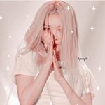 Profile Picture of 🌻`, Alice Snowden MCcarthy. (@soft.bunny._) on Instagram