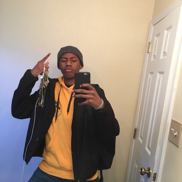 Profile Picture of Joshua Rose (@slvttyboyj) on Poshmark