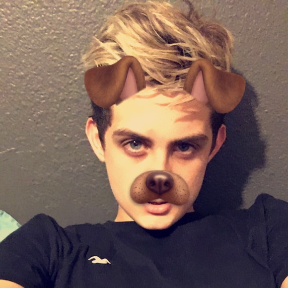 Profile Picture of Zachary Mason (@masonation1) on Poshmark