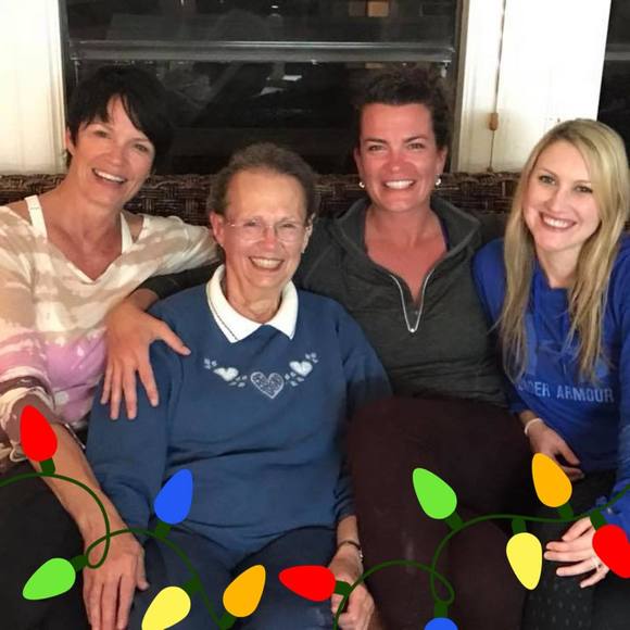 Profile Picture of Nicole Hartzheim (@nicolehartzheim) on Poshmark