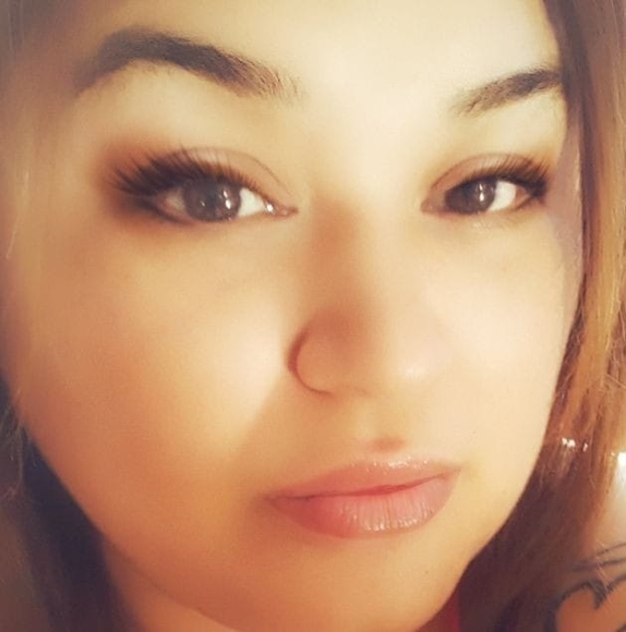 Profile Picture of Evette Sanchez (@sanchezgina1123) on Poshmark