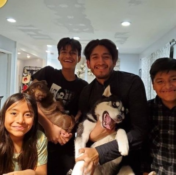 Profile Picture of Jose luis Dionicio (@dioniciosales) on Poshmark