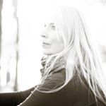 Profile Picture of L A U R A  R H I N E H A R T (@laurarhinehartart) on Instagram