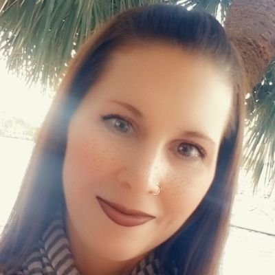 Profile Picture of Amanda Randall (@leeguinn) on Twitter