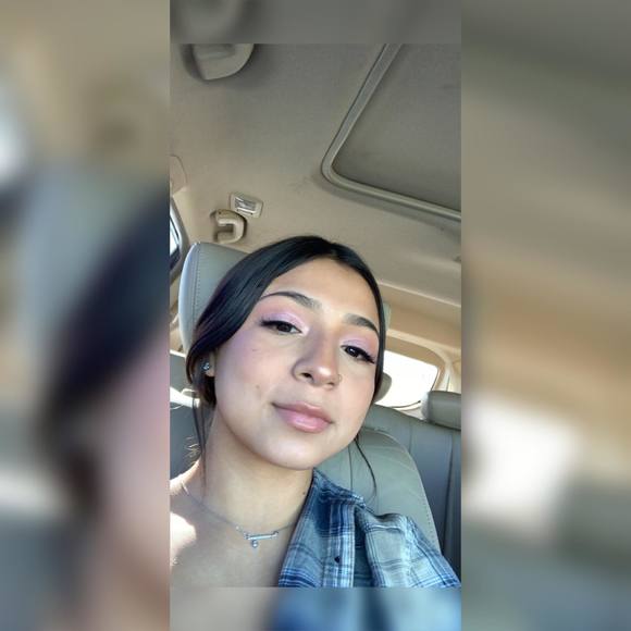 Profile Picture of Aracely Olivas (@aracelyolivas43) on Poshmark