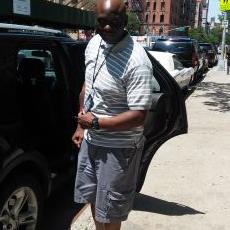 Profile Picture of Clarence Moore (@clarencemoore21) on Twitter