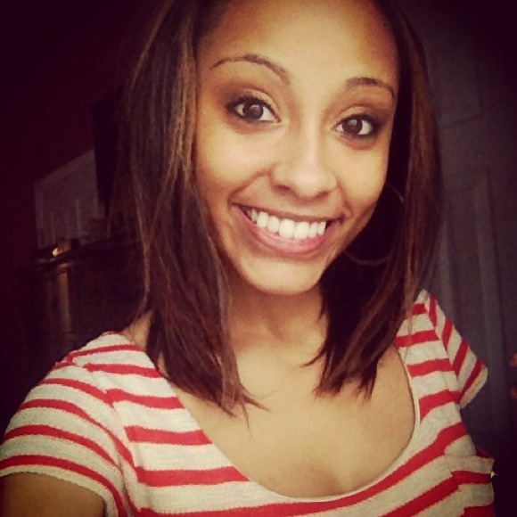 Profile Picture of Dominique Blake (@db14) on Poshmark