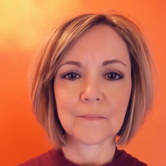 Profile Picture of Debbie Sisson (@dkls97mcs00) on Poshmark