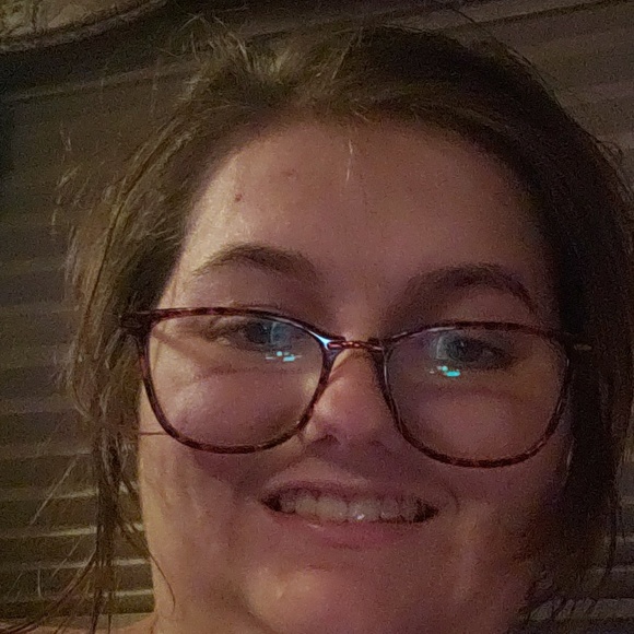 Profile Picture of Angel Carrothers (@candygirl912) on Poshmark