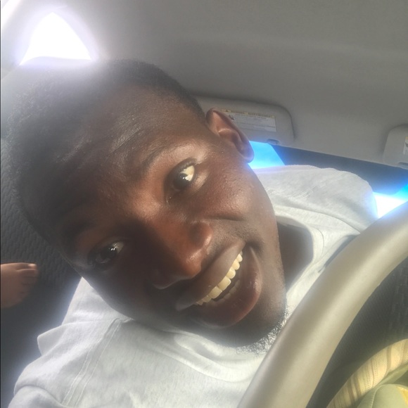 Profile Picture of Alexander Okenwa (@alexanderxxh) on Poshmark