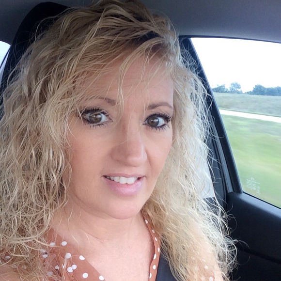 Profile Picture of Bobette Madewell (@bmadewl) on Poshmark