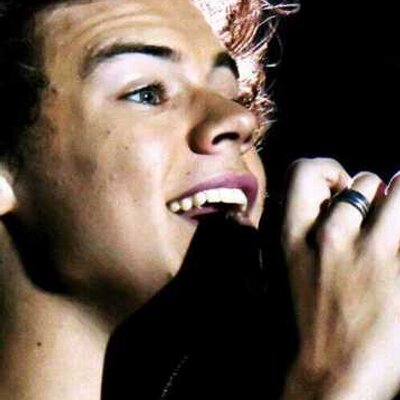 Profile Picture of Phoebe  ♥ (@phoebe_ward_) on Twitter