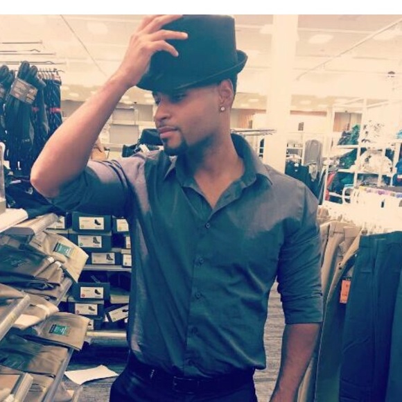 Profile Picture of Danny Santos (@danlugo23) on Poshmark