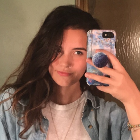 Profile Picture of Maisy Scalise (@maiserzz) on Poshmark