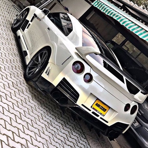 Profile Picture of Michael Theodosiou (@miketheo) on Poshmark