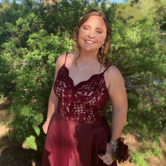 Profile Picture of Bethany Stinemetz (@bethany_grace6) on Poshmark