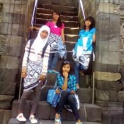 Profile Picture of Rizki Amelia Widyo (@RizkiAmeliaW) on Twitter